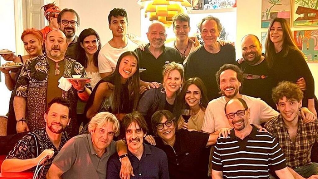 Así vivieron el último capítulo los actores de 'Entrevías': de fiesta "disfrutando con la familia"